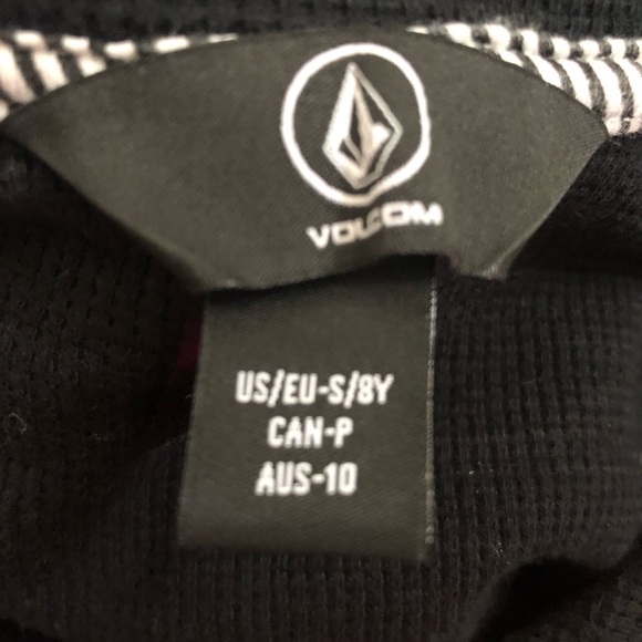 Volcom boys hooded thermal shirt size S (8) - Picture 3 of 4